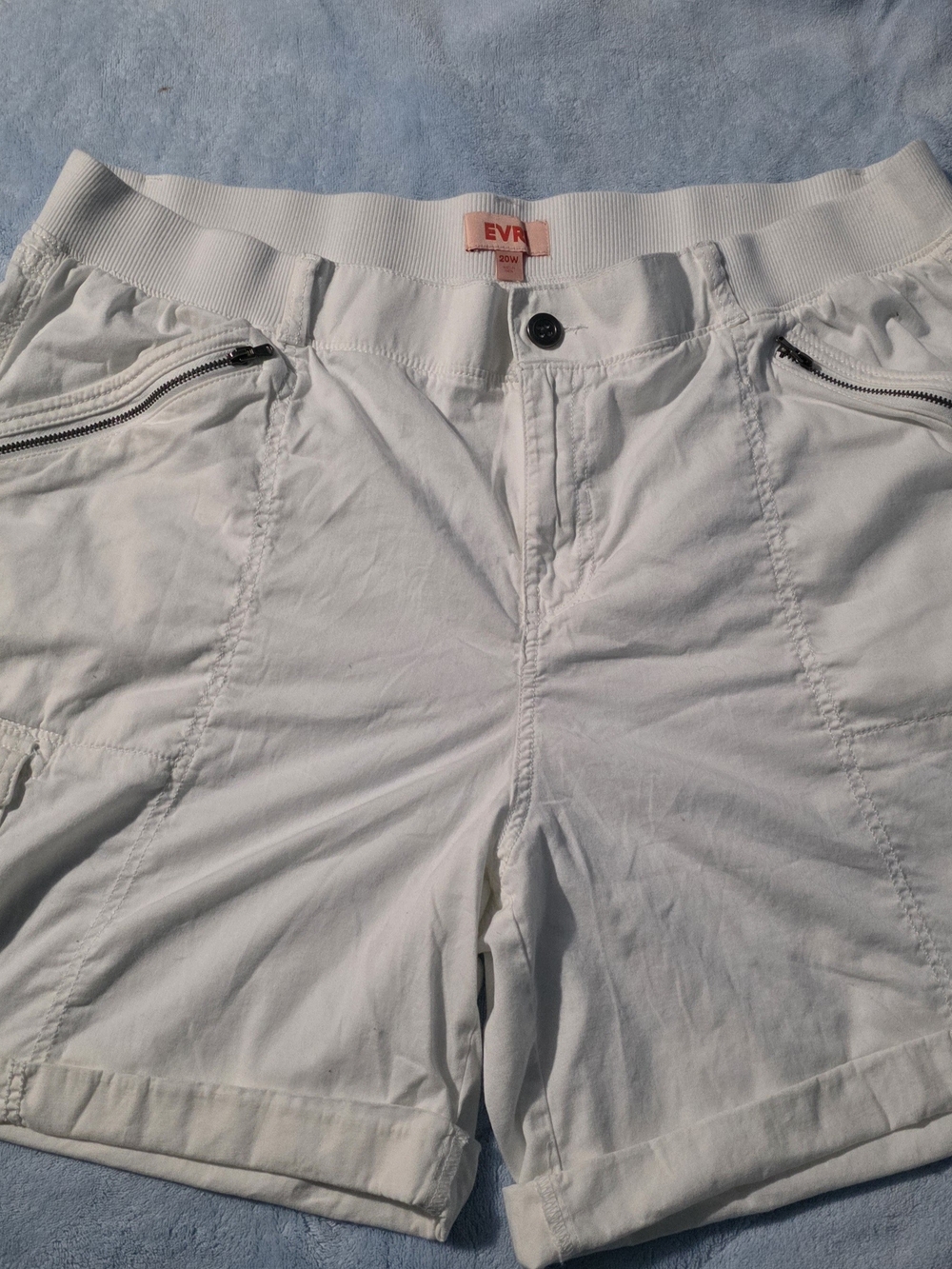 EVRI White Women's Zip-Pocket Bermuda Shorts
